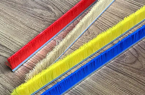 ما هي الاختلافات بين فرش النايلون وفرش البولي بروبيلين؟